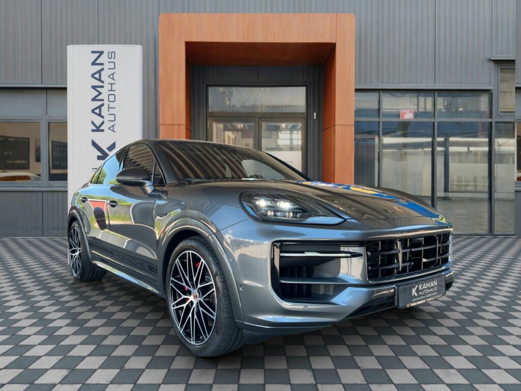 PORSCHE Cayenne S E-Hyb Coupe Sport Design 22"Alu Massag 3