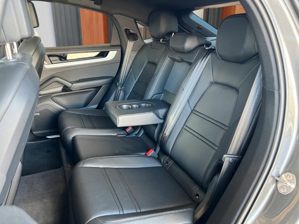 PORSCHE Cayenne S E-Hyb Coupe Sport Design 22"Alu Massag 18