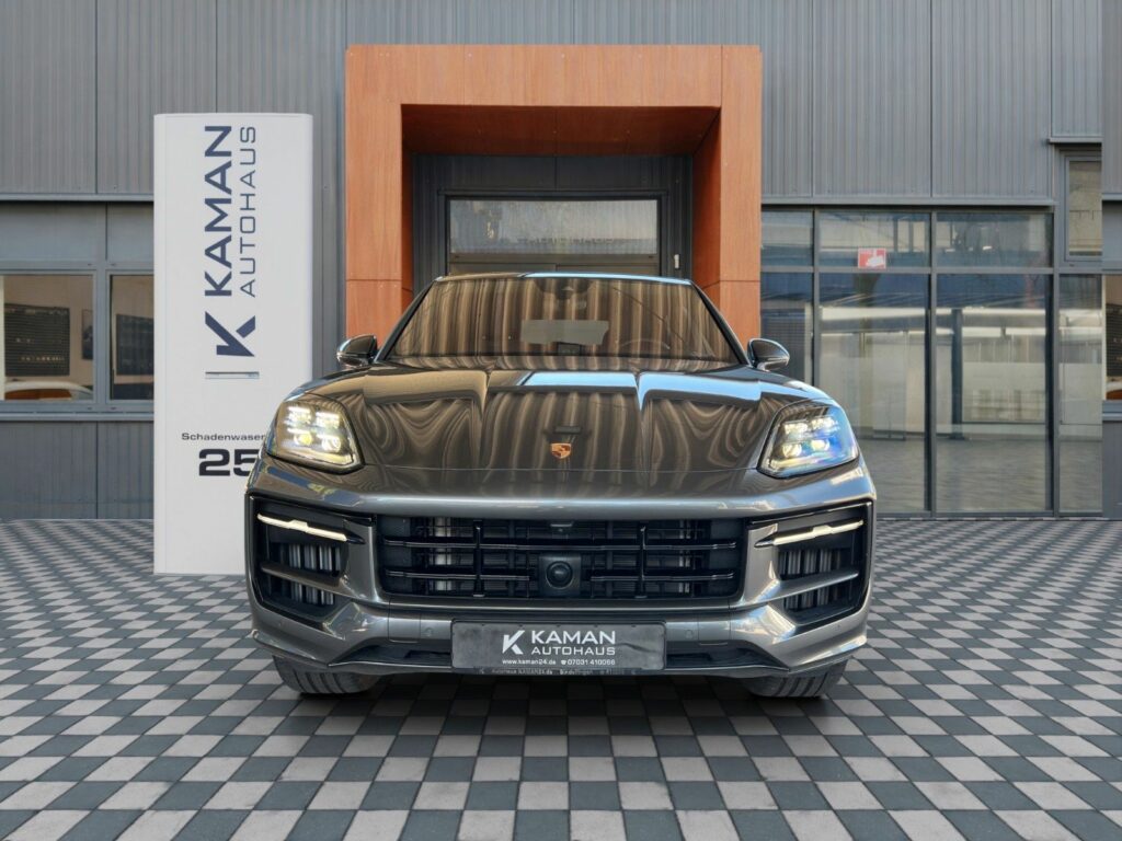 PORSCHE Cayenne S E-Hyb Coupe Sport Design 22"Alu Massag 2