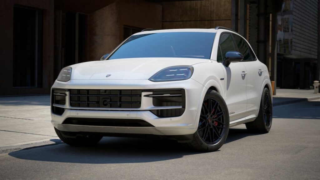 PORSCHE Cayenne S E-Hybrid Black Edition MY2026 1