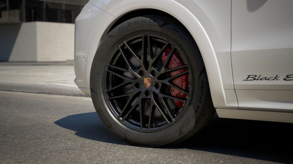 PORSCHE Cayenne S E-Hybrid Black Edition MY2026 3