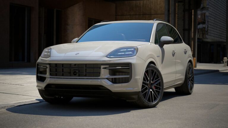 PORSCHE Cayenne S E-Hyb Sport Design 22"Turbo Massage 1