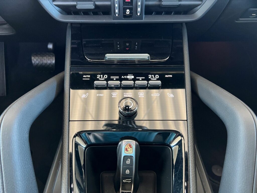 PORSCHE Cayenne E-Hyb Panorama 360K ACC 21"Alu 8