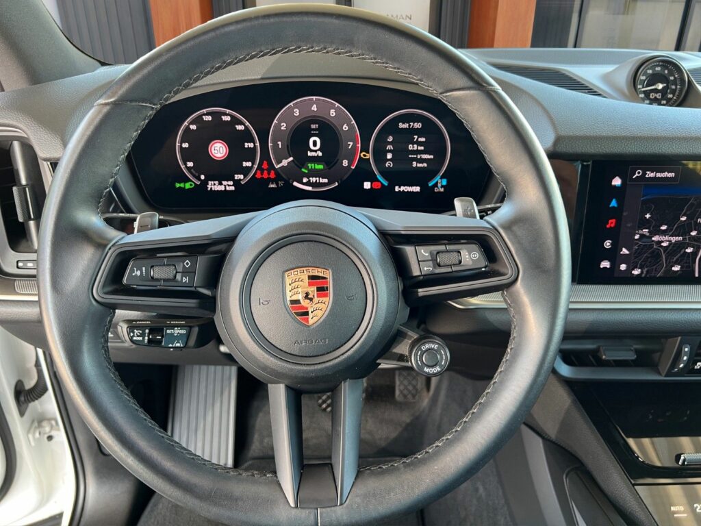 PORSCHE Cayenne E-Hyb Panorama 360K ACC 21"Alu 9