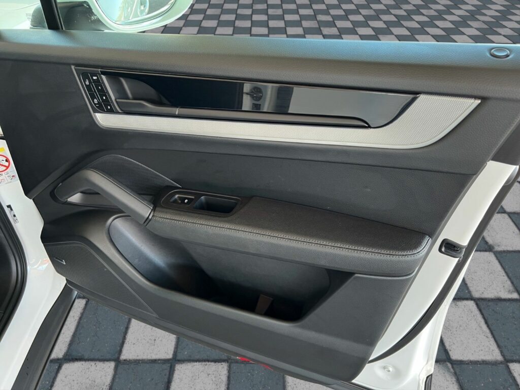PORSCHE Cayenne E-Hyb Panorama 360K ACC 21"Alu 18