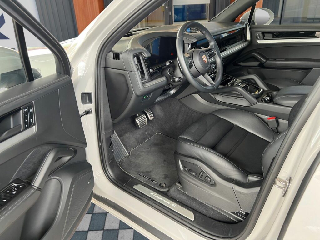 PORSCHE Cayenne S E-Hyb Sport Design Hinterachs Massage 4
