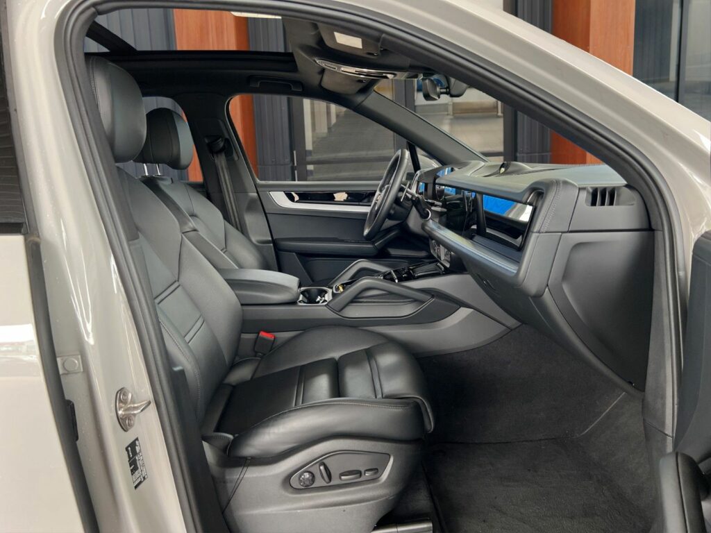 PORSCHE Cayenne S E-Hyb Sport Design Hinterachs Massage 5