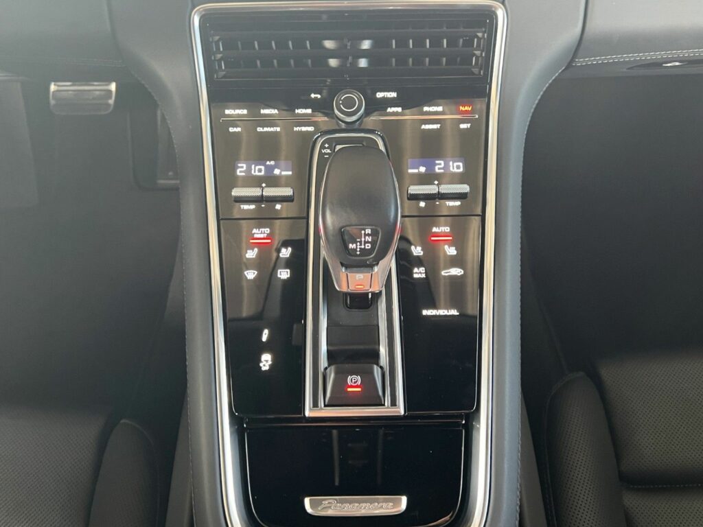PORSCHE Panamera Turbo S E-Hyb. 100% Vollausstattung! 8