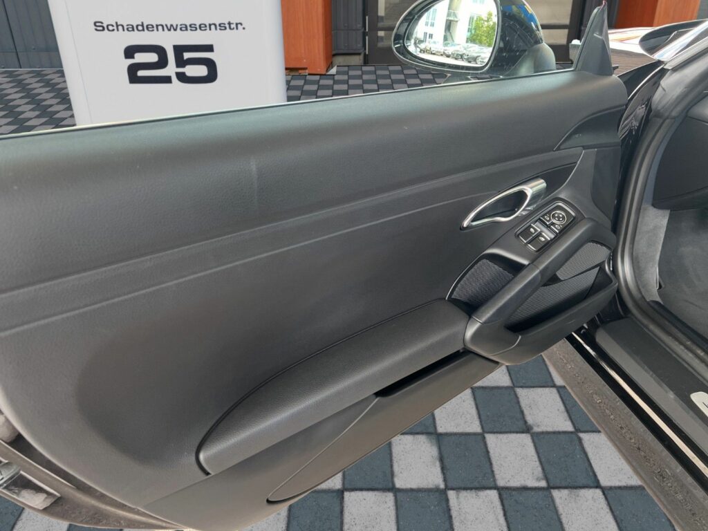 PORSCHE Boxster 981 PDK Black Edition SAGA Approved 17